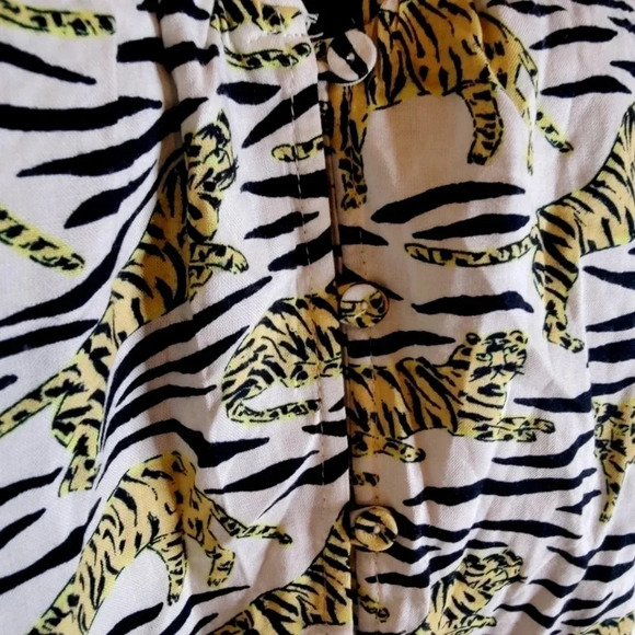 Tiger Crop Top EUC ❤️🐅 - Picture 5 of 15